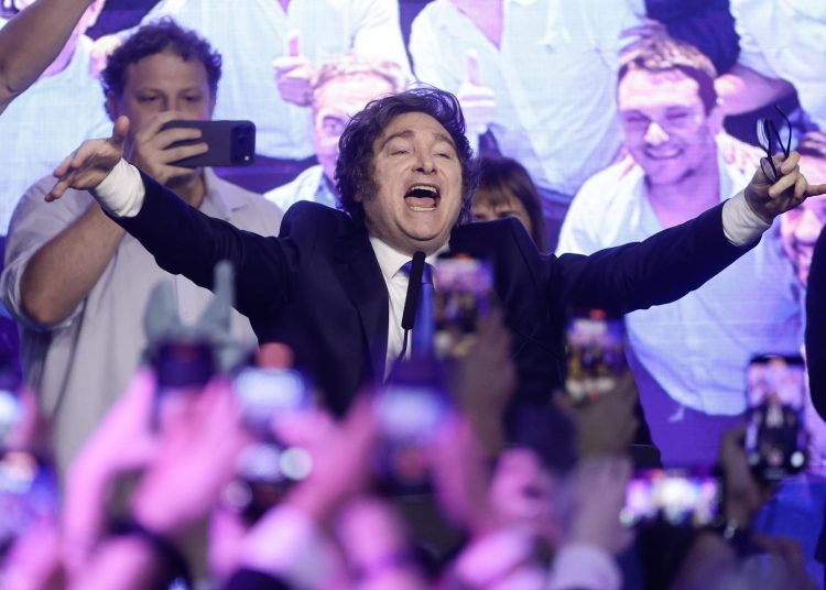 Javier Milei celebra la victoria electoral de La Libertad Avanza en Buenos Aires. EFE/ Juan Ignacio Roncoroni