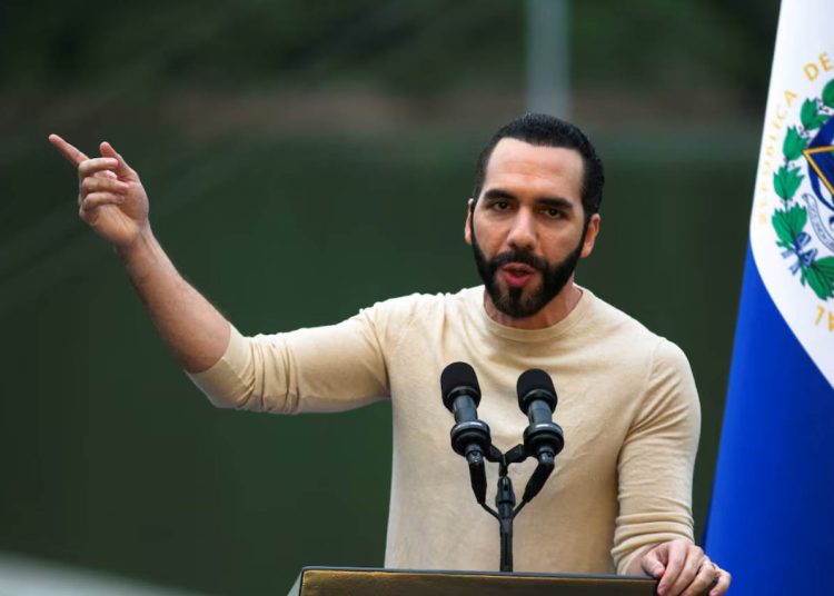 Nayib Bukele durante conferencia de prensa”