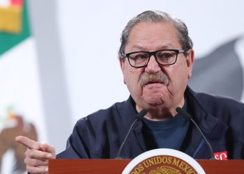 Paco Ignacio Taibo II, no tendría que dejar el cargo pero sí debería ofrecer disculpas, asegura Laura Itzel Castillo