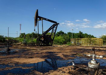 Petroleras y gasistas se resisten a la transición, apenas concentran el 1.4% de la capacidad renovable