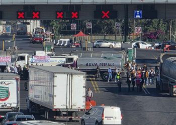 Piperos bloquean la autopista México–Querétaro en Tepotzotlán por operativo Caudal