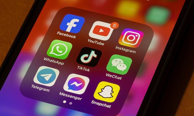 El uso excesivo de redes sociales puede generar trastornos alimentarios y afectar la salud mental de los jóvenes