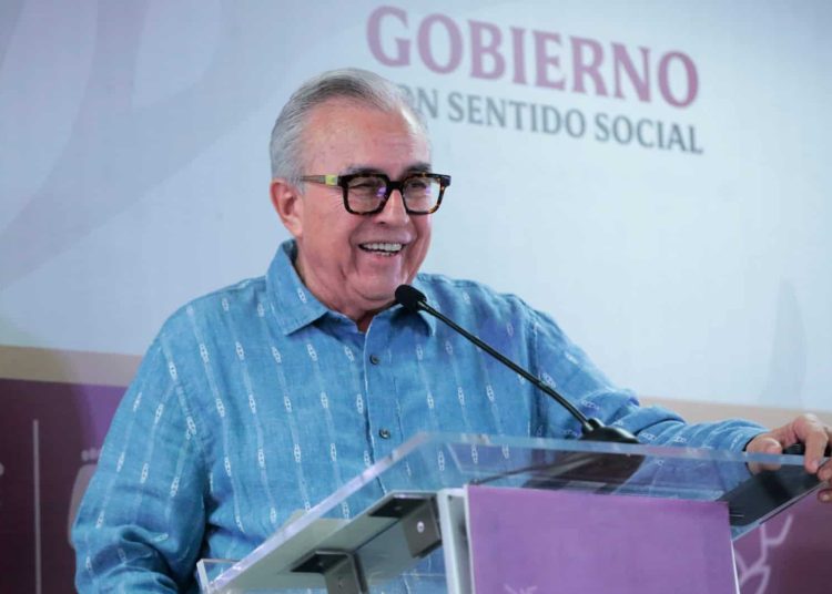 El gobernador de Sinaloa, Rubén Rocha Moya, analiza la posible destitución de Ricardo Velarde Cárdenas
