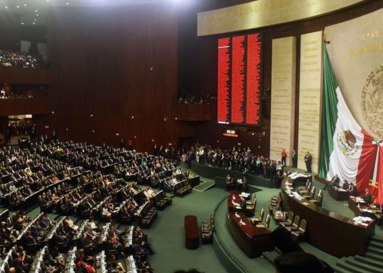 “Senado guarda un minuto de silencio por el asesinato de líderes en Michoacán e Hidalgo”
