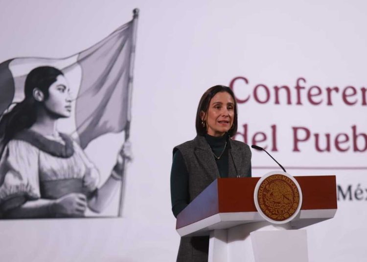 La secretaria de Energía, Luz Elena González Escobar, presenta la convocatoria para centrales eléctricas renovables
