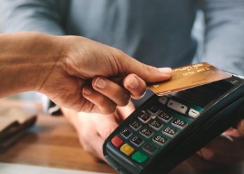 Banxico y CNBV buscan promover los pagos con tarjeta