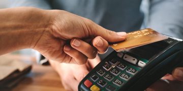 Banxico y CNBV buscan promover los pagos con tarjeta