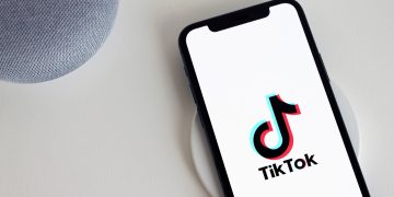 Trump y Xi buscarán “consumar” un pacto para que TikTok funcione legalmente en EU