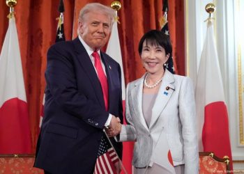 Donald Trump y Sanae Takaichi firmando acuerdos bilaterales en el Palacio de Akasaka.