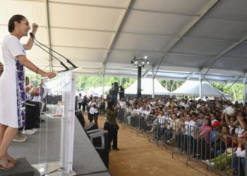 🇲🇽​ Sheinbaum afirma que el Tren Maya de carga bajará el precio de gasolina en sur de México
