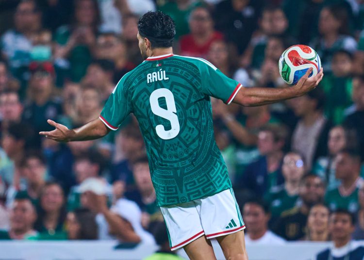 Las selecciones de fútbol de México y Paraguay se medirán este martes necesitadas de una victoria en un amistoso en el estadio Alamodone
