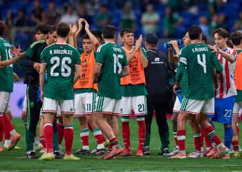 México, decimocuarta, que continuó con su vuelo bajo en un partido amistoso celebrado en San Antonio (Texas).