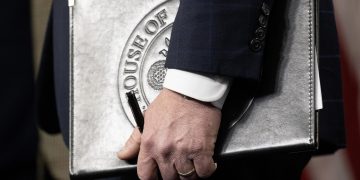 ​🇺🇸​ EU pide revelar transcripciones del gran jurado en el caso Jeffrey Epstein