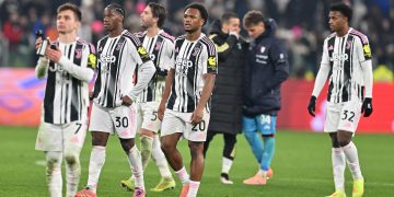 La Juventus remontó este sábado ante el Cagliari (2-1) gracias a un doblete salvador del turco Kenan Yildiz, líder indiscutible de una 'Vecchia Signora'