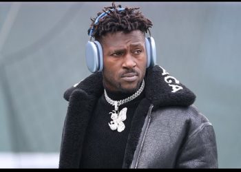 Antonio Brown es extraditado a EE.UU. para enfrentar juicio por intento de asesinato