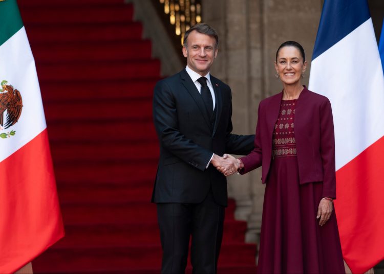 De la COP30 a Palacio Nacional: Macron Aterriza en México para Reforzar Lazos y Negociar el Retorno de Tesoros | FOTO X @GobiernoMX