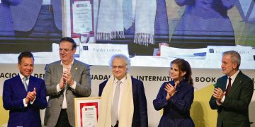 📖 Arranca la FIL de Guadalajara con la entrega de primer certificado de Hecho en México a la Feria 