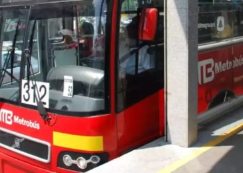 🚍 Choque de Metrobús en la Línea 1 deja siete personas lesionadas