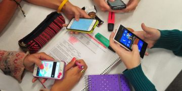 Aguascalientes prohíbe uso de celulares en escuelas: aplicarán protocolo estatal