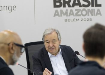 ​🇺🇳​ Guterres se reúne con líderes indígenas brasileños en la COP30