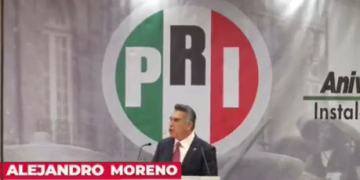 Alejandro Moreno acusa a Morena de “destruir la democracia” en el 115 aniversario de la Revolución Mexicana