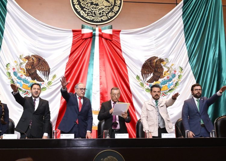 El sector Salud e IMSS garantizan abasto del 96% y 97% en medicinas en comparecencia ante Diputados
