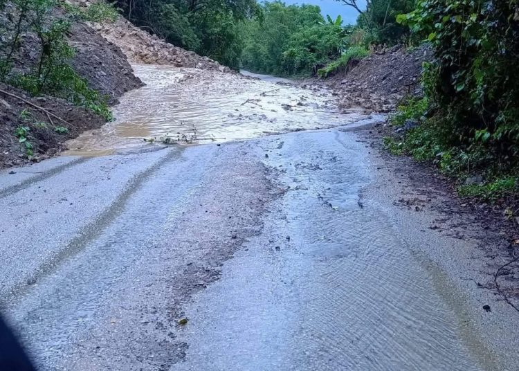 Emergencia en Hidalgo: Lluvias Dejan 20 Comunidades Incomunicadas y Piden Ayuda Aérea