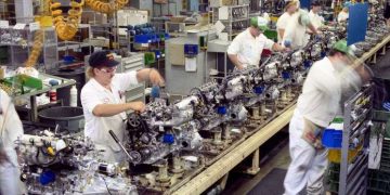 Actividad industrial en México cae 0.4% en septiembre; construcción lidera caída