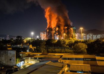 🚨 Tragedia en Hong Kong: asciende a 36 el número de fallecidos por incendio