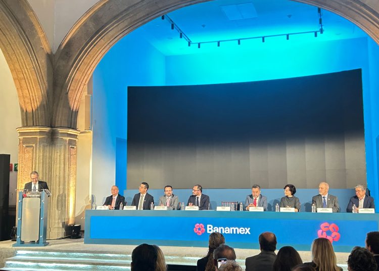 Banamex entrega el Premio de Economía 2024: Investigadores reciben reconocimiento por trabajos de alto impacto en políticas públicas y economía mexicana