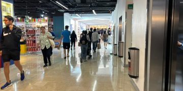 Centros comerciales registran buena afluencia en este Buen Fin