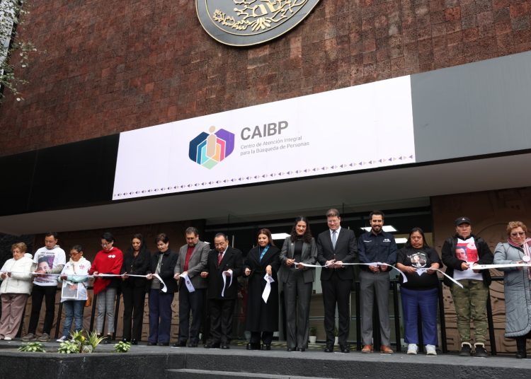 Clara Brugada Molina durante la inauguración del Centro Integral para la Búsqueda de Personas en CDMX