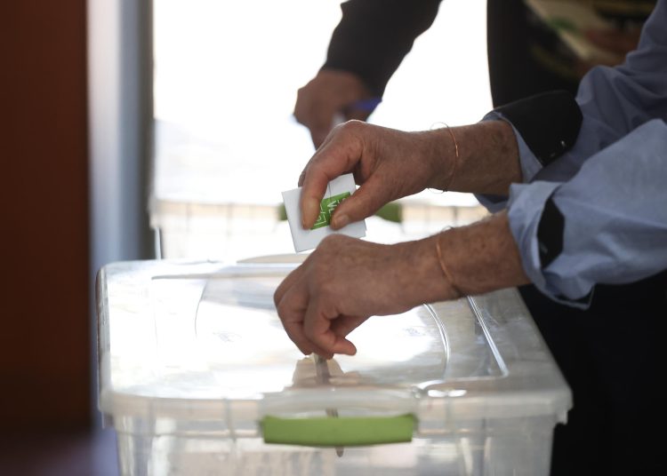Centros de votación abren en Chile para las elecciones presidenciales 2025. EFE/ Elvis González