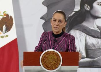 Claudia Sheinbaum justifica instalación de vallas metálicas en Palacio Nacional