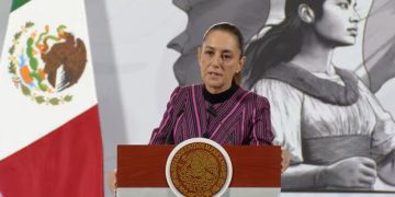 Claudia Sheinbaum justifica instalación de vallas metálicas en Palacio Nacional