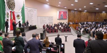 Autorizaría Congreso aumento del 25% al personal de confianza del Estado de Veracruz, incluida la gobernadora