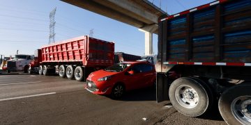 Evitan caos vial: Sector terciario celebra que el diálogo frenó el paro nacional de transportistas.