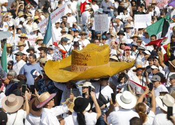 🔴 20 mil marchan en Jalisco, hacen destrozos en Palacio de Gobierno