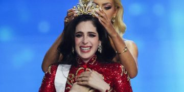 Fátima Bosch, originaria de Tabasco, es coronada Miss Universo