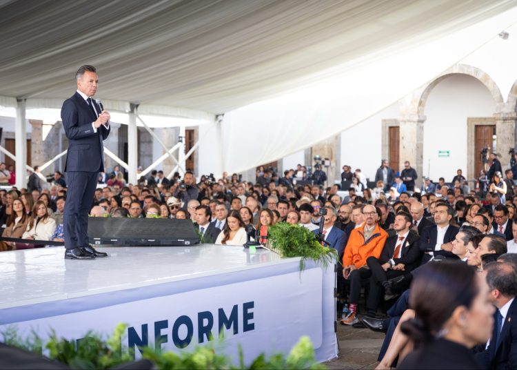 Pablo Lemus rinde su primer informe de Gobierno en Jalisco, destacando avances en salud, educación y apoyo a víctimas