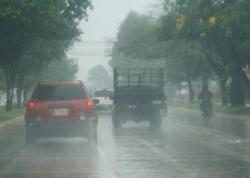 🌧️ Onda tropical 40 provocará lluvias fuertes en el sureste de México