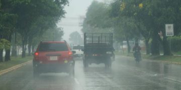 🌧️ Onda tropical 40 provocará lluvias fuertes en el sureste de México