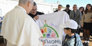 Papa León XIV afirma que si no cuida la naturaleza el ser humano se convierte en su devastador