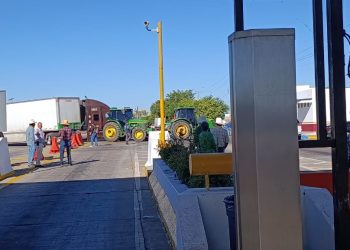 Productores bloquean aduanas en el norte del país y endurecen movilizaciones en Sinaloa
