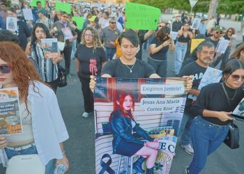 Separan a titular de Protección Civil de Hermosillo por incendio en tienda; marchan por justicia