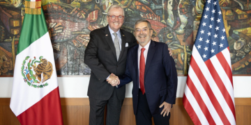 Juan Ramón de la Fuente y el gobernador de Nueva Jersey, Phil Murphy, dialogan sobre asuntos comerciales