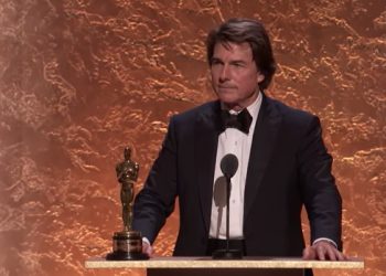 Tom Cruise recibe su primer Óscar honorífico en los Governors Awards 2025