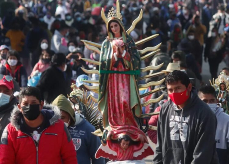 Patrullas y policías del Operativo Basílica 2025 garantizan la seguridad de los peregrinos en CDMX