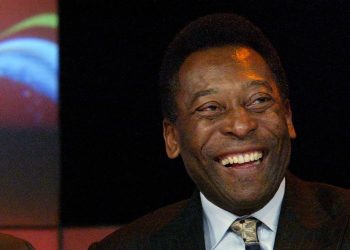 En el futbol, el nombre con el que un jugador pasa a la historia no siempre coincide con el que figura en su acta de nacimiento, y Pelé