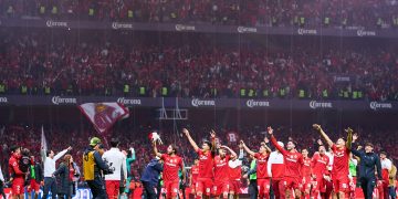 El campeón Toluca sobrevivió este sábado a una trepidante reacción del Monterrey del defensa español Sergio Ramos y con un triunfo por 3-2
